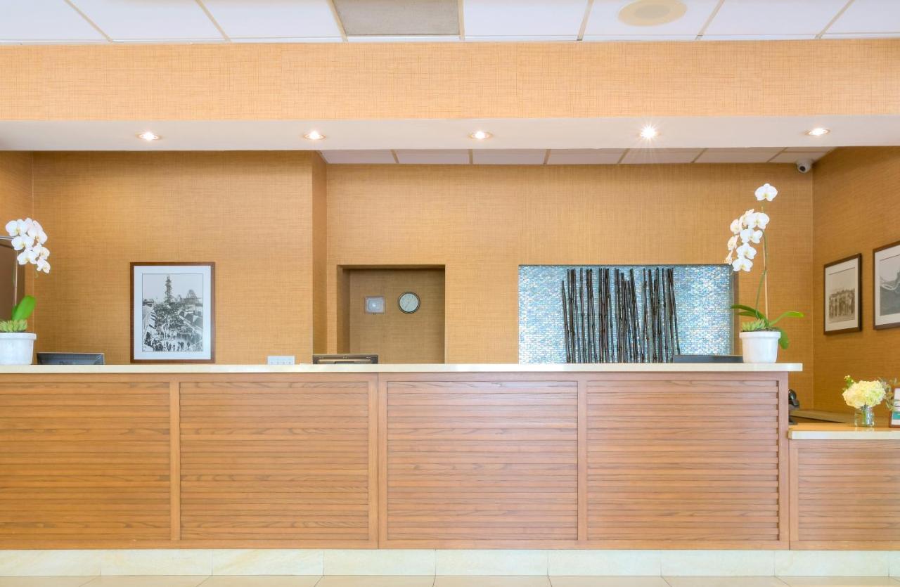 Gateway Hotel Santa Monica Exterior photo